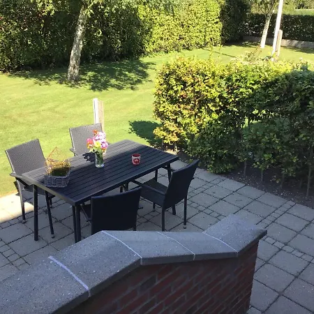 Skon Loftlejlighed Til 4 Personer I 6855 Outrup Apartment Ovtrup