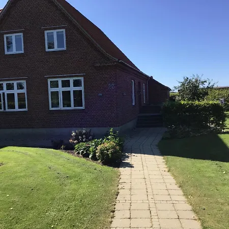 Skon Loftlejlighed Til 4 Personer I 6855 Outrup Apartment